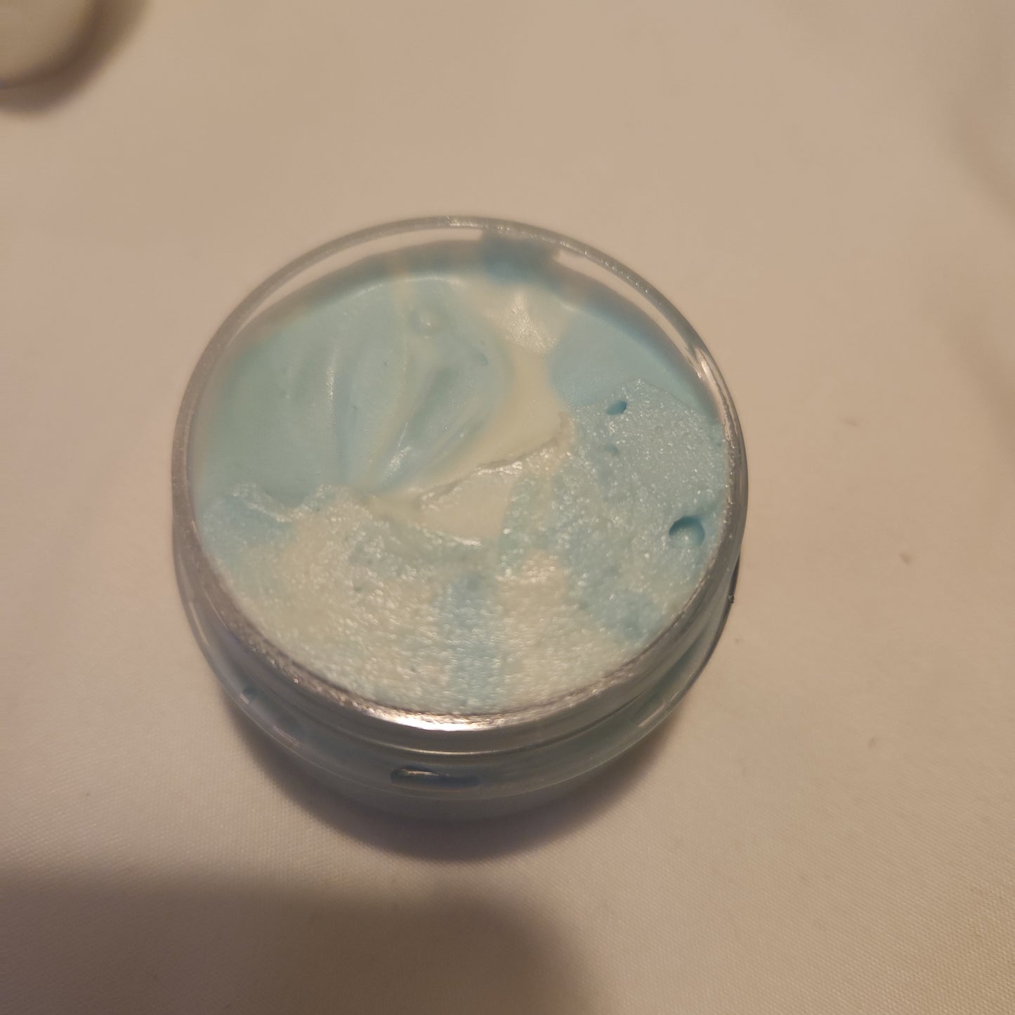 Baby powder scent unisex